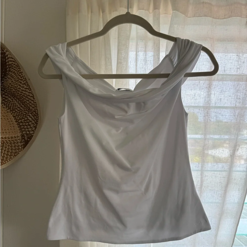 Aritzia Original Contour Ravish Top - Picture 5 of 15
